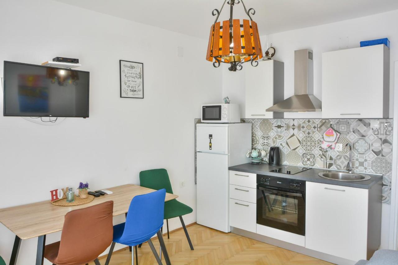 Apartmani Krijesnica Сень Екстер'єр фото